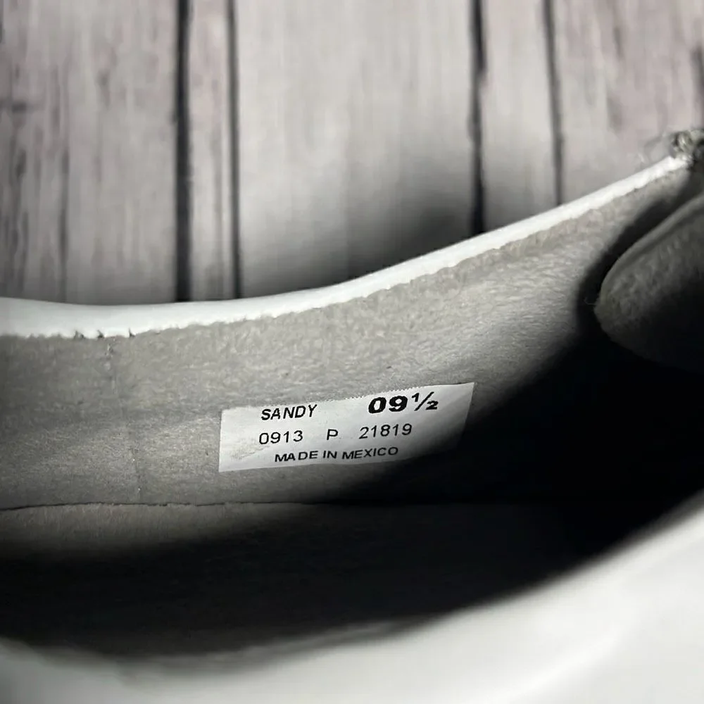 Sandbaggers Golf Shoes 9 1/2 Style: Sandy